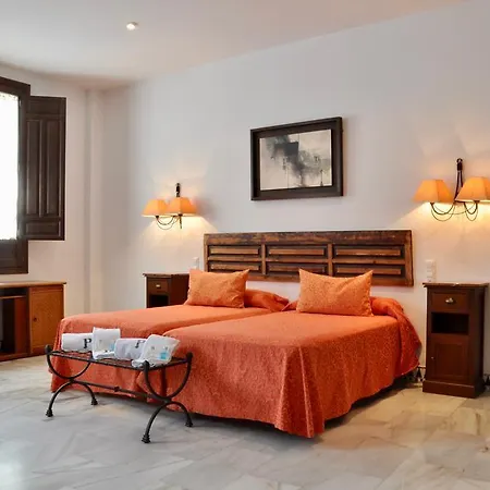 Plaza Apartamento *